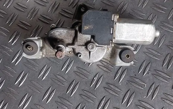 Toyota Corolla E120 E130 Rear window wiper motor 8513002020