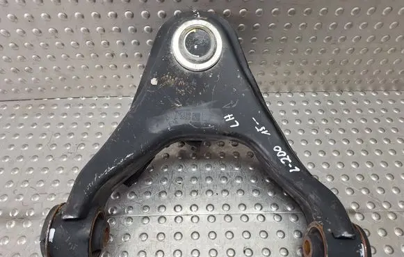 Mitsubishi L200 Front control arm