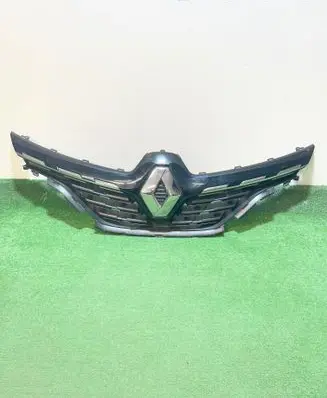 Renault Captur II Front grill 623105565R