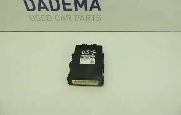 Toyota Avensis T270 Power management control unit 8969005040