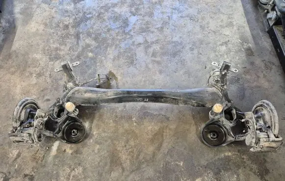 Peugeot 5008 II Rear axle beam 