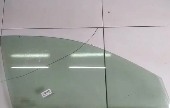 Honda Accord Front door window glass four-door AS2