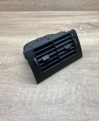 BMW 5 E39 Rear air vent grill 8376150