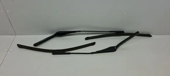 BMW 1 E81 E87 Front wiper blade arm