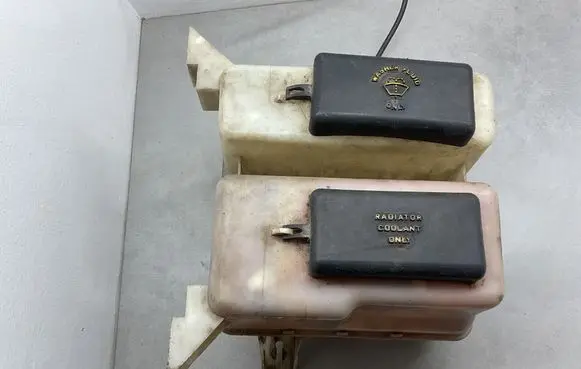 Ford Explorer Coolant expansion tank/reservoir