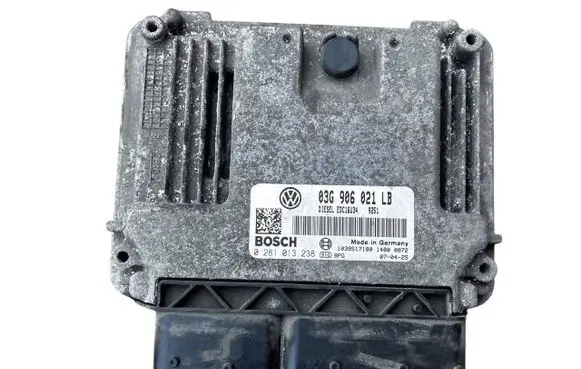 Skoda Octavia Mk2 (1Z) Engine control unit/module 03G906021LB 0281013238 1039S17180