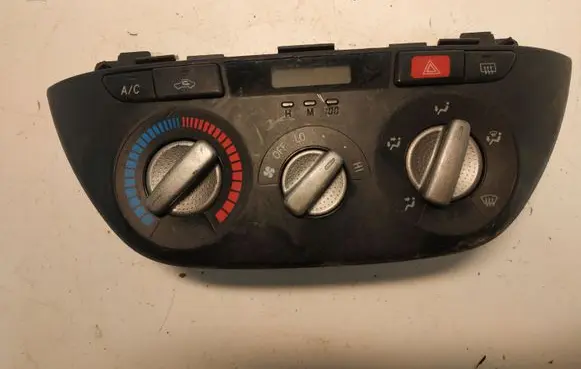 Toyota RAV 4 (XA20) Climate control unit 5590042150