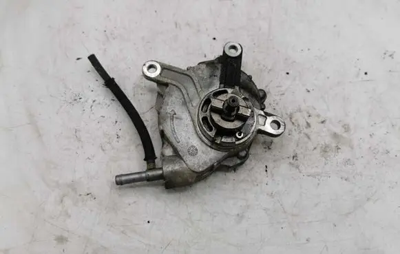 Toyota Auris 150 Vacuum pump 09010772
