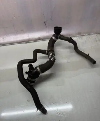 Volvo V60 Engine coolant pipe/hose 208208