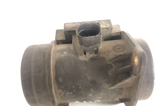 Volkswagen PASSAT B5 Mass air flow meter 074906461