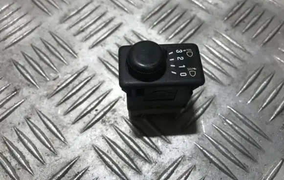 Nissan Sunny Headlight level height control switch