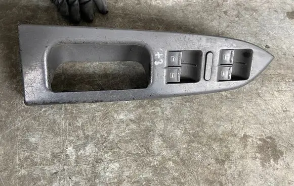 Volkswagen Touran I Electric window control switch 1T1867371F