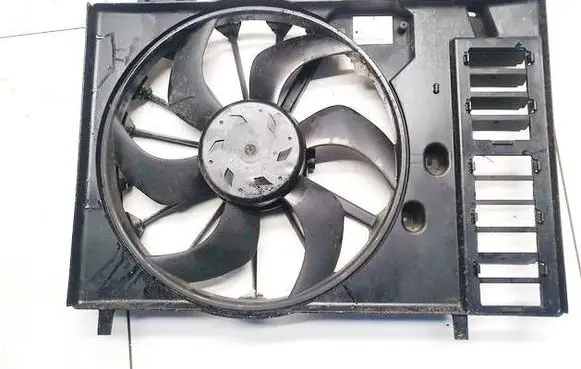 Citroen C5 Radiator cooling fan shroud 3000257C