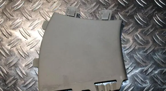 (D)pillar trim (top)