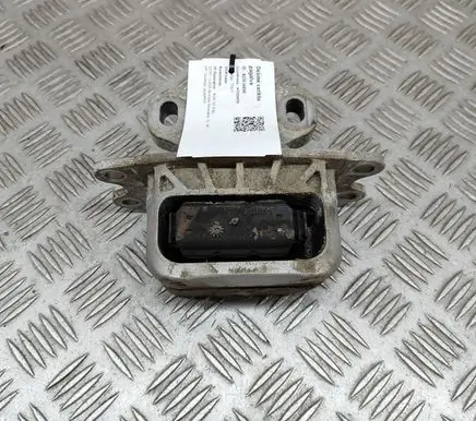 BMW X2 F39 Engine mount bracket 6853449