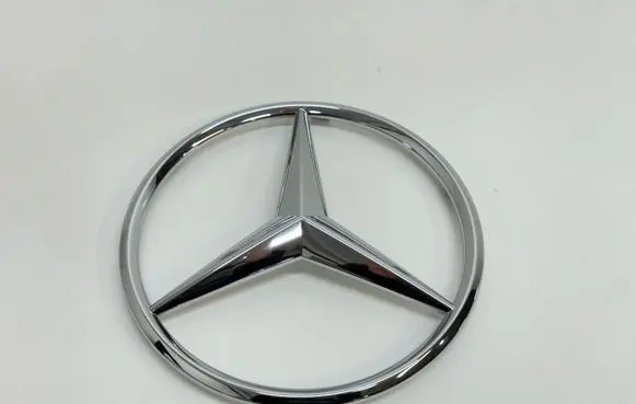 Manufacturer badge logo/emblem