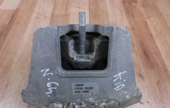 KIA Niro Engine mount bracket 21810G2000