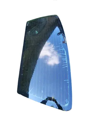 Volkswagen PASSAT B5 Rear windscreen/windshield window 43R001057