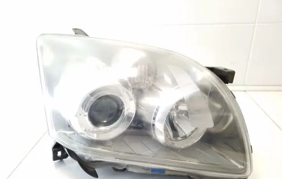 Toyota Avensis T250 Headlight/headlamp KOITO35109 8596724011