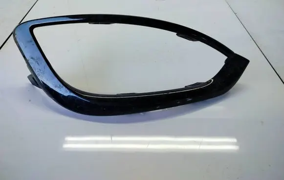 Chrysler Pacifica Front fog light trim/grill CH286.1Y1.0