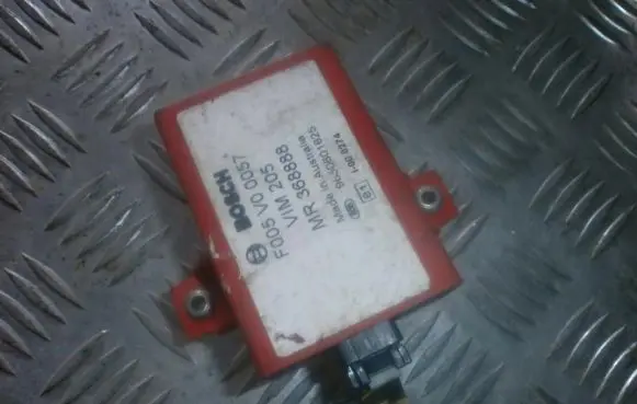 Mitsubishi Space Star Other control units/modules F005v00057 mr368888