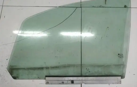 Opel Zafira B Front door window glass four-door AS2
