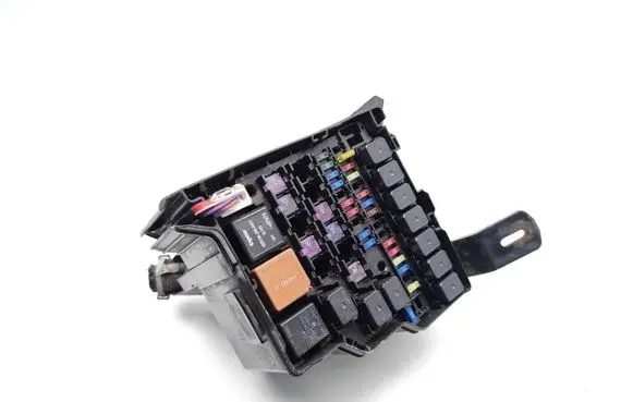 Mazda 2 Fuse module D6516676 V23134-J59-X431