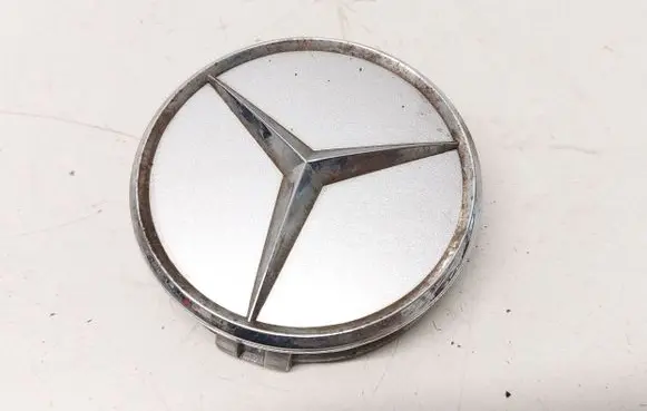 Mercedes-Benz CLA C117 X117 W117 Original wheel cap 2204000125