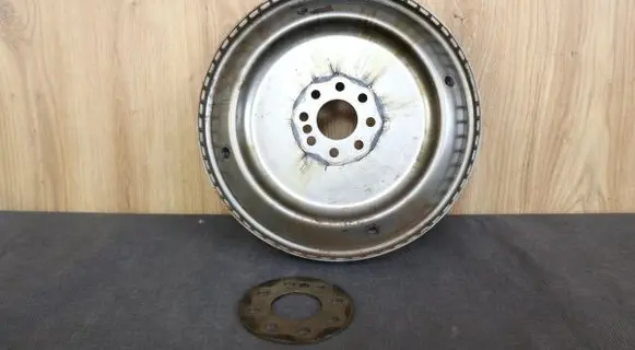 Mercedes-Benz SLK R172 Flywheel 6510300812 A6510300812