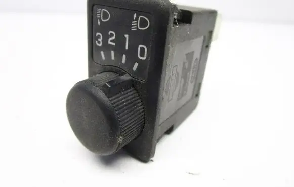 Nissan Primera Headlight level height control switch
