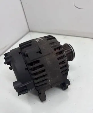 Volkswagen Golf Plus Generator/alternator 06F903023C
