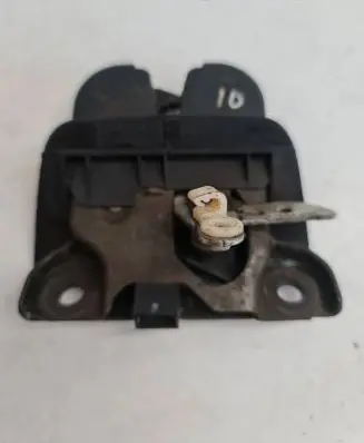 Audi A4 S4 B6 8E 8H Tailgate/trunk/boot lock/catch/latch 8E9827520