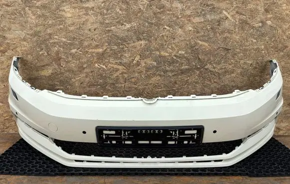 Volkswagen Touran III Front bumper 5TA807221AT