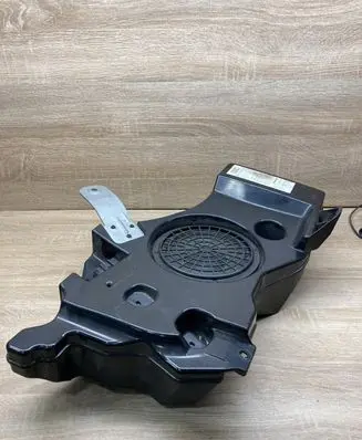 Audi A3 S3 8P Subwoofer speaker 8P4035382