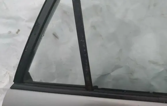 Mazda 6 Rear vent window glass 