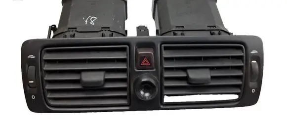 Volvo XC90 Dash center air vent grill 30722777