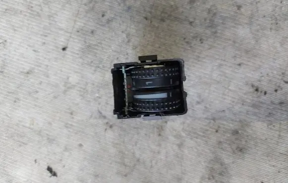 Headlight level height control switch