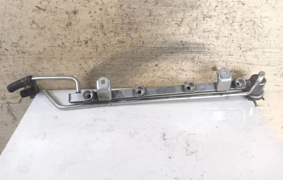 Audi TT Mk1 Fuel main line pipe 06A133681B