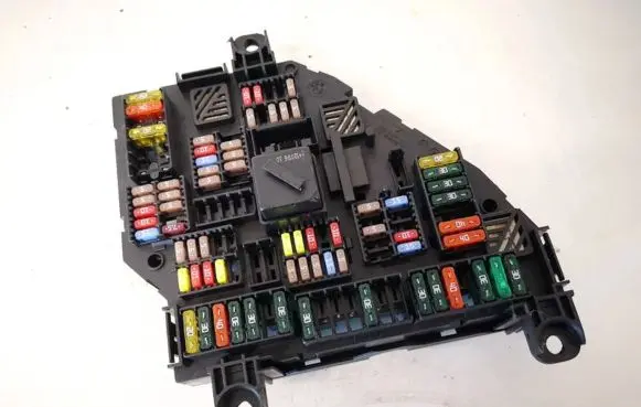 BMW 5 GT F07 Fuse box set 925281301 3-1703345-1