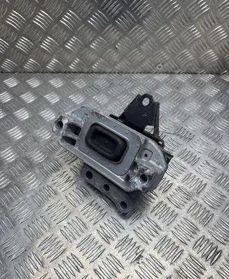 Mitsubishi Outlander Engine mount bracket