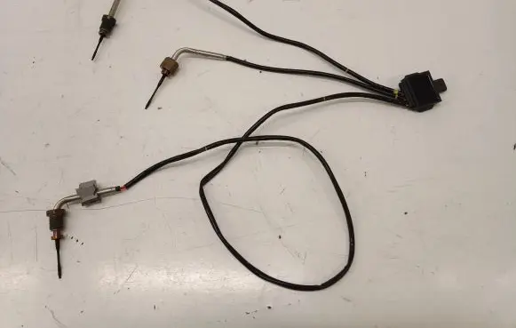 Mercedes-Benz CLA C118 X118 Exhaust gas temperature sensor A0009051613