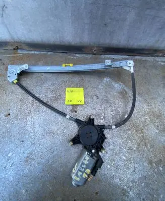 Renault Megane I Front door window regulator with motor 
