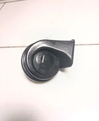 BMW 1 E81 E87 Horn signal 724542205 6033FB2373 301115B