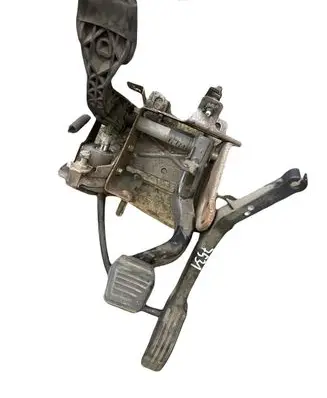 Ford Fiesta Pedal assembly 96FB9725AE