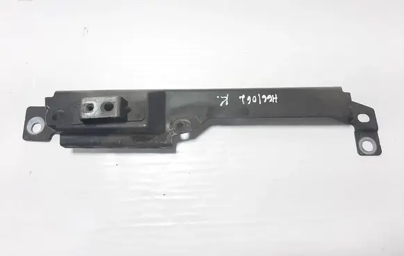 Volvo XC60 Fender mounting bracket 31424580