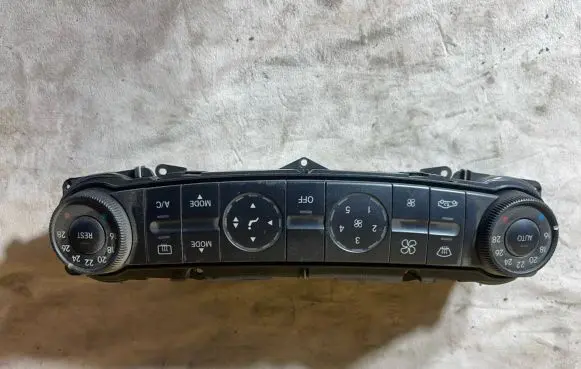 Mercedes-Benz E W211 Climate control unit A2118300990