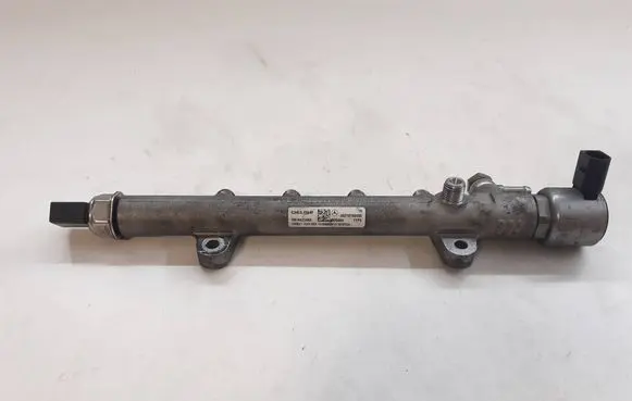 Mercedes-Benz E W212 Fuel main line pipe A6510700495 R9144Z240A 1408271623A