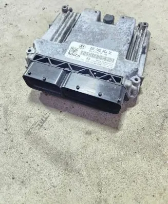 Volkswagen PASSAT B6 Engine control unit/module 03C906056DC 0261S02286