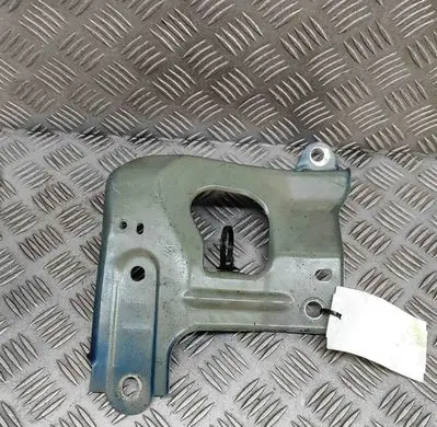 Tesla Model Y Fender mounting bracket 148749200A