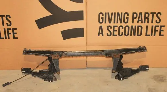 Radiator support slam panel bracket